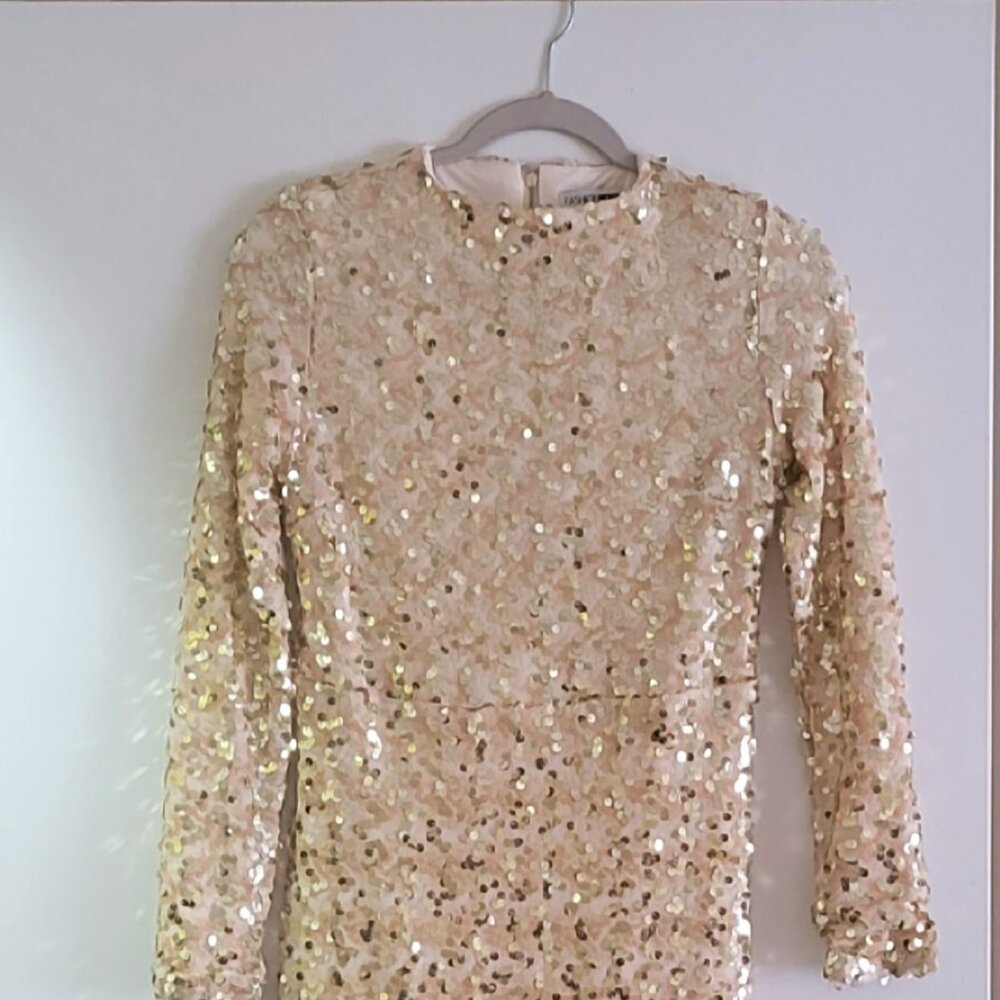 Fashion nova gold maxi dress, For Classy Night!